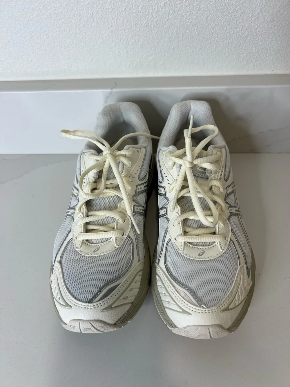 ASICS White and Light Gray Running Sneakers size 6.5